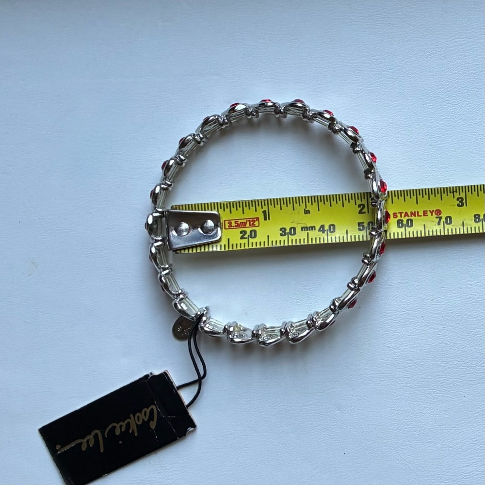 ❤️♥️ Cookie Lee Silver Tone Strech Bracelet with Genuine Red Crystals - Picture 7 of 8